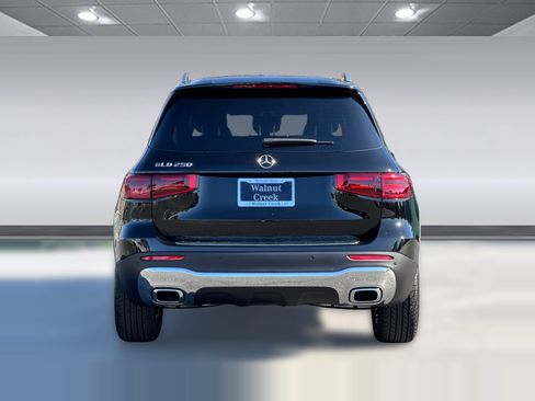New 2025 Mercedes-Benz GLB 250 image 9