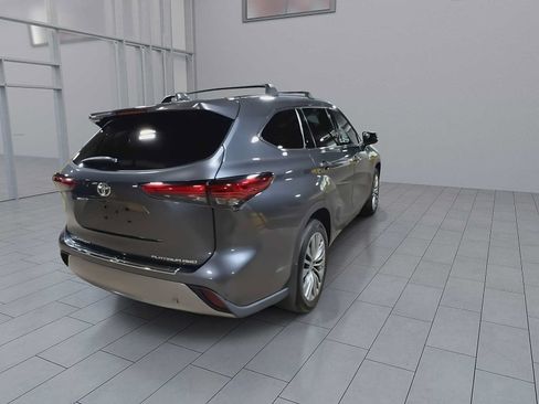 Used 2021 Toyota Highlander Platinum AWD/4WD image 8