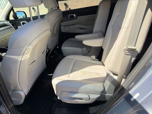 Used 2023 Kia Sorento SX image 18
