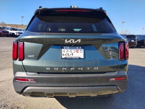 Used 2022 Kia Sorento S image 12