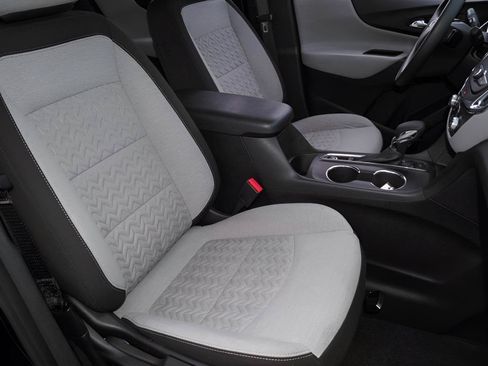 Certified 2023 Chevrolet Equinox LS w/ LS Convenience Package AWD/4WD image 18