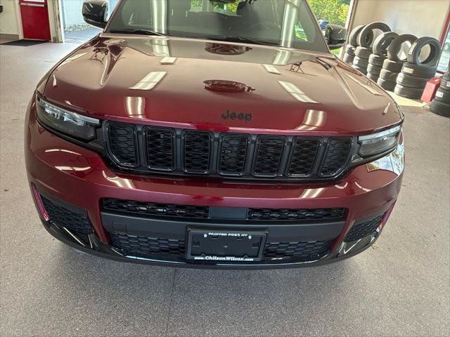 Certified 2025 Jeep Grand Cherokee L Laredo AWD/4WD image 3