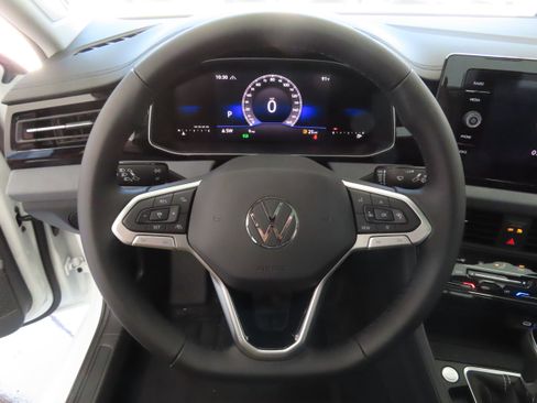 New 2025 Volkswagen Jetta SE image 16