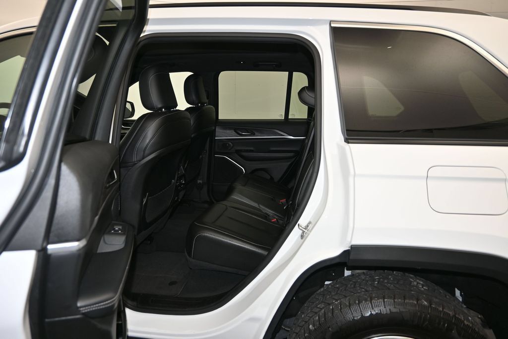 Used 2024 Jeep Grand Cherokee Limited 4xe AWD/4WD image 25