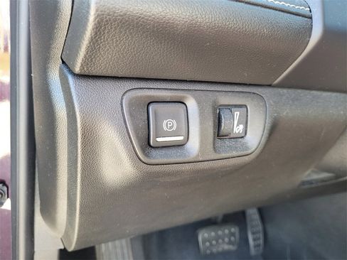 Used 2018 GMC Acadia SLT image 24