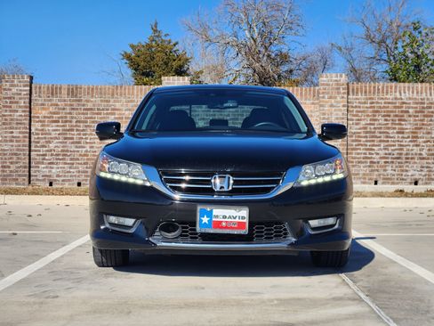 Used 2015 Honda Accord Touring image 2