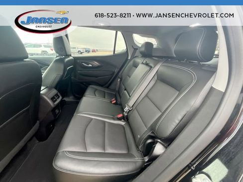 Used 2024 GMC Terrain SLT image 24