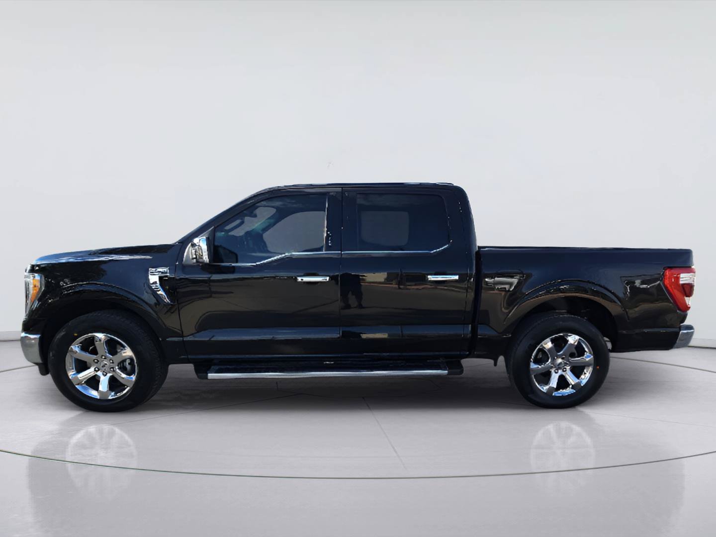 Used 2023 Ford F150 Lariat w/ Trailer Tow Package RWD image 2