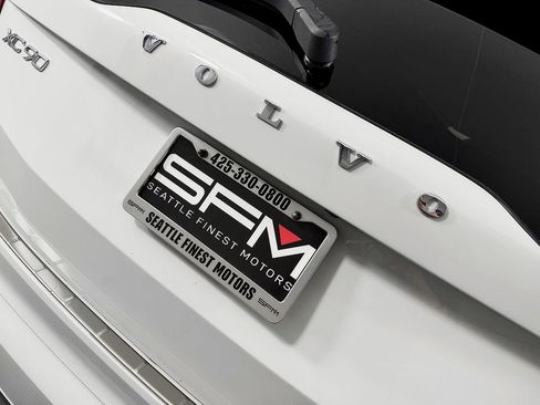 Used 2020 Volvo XC90 T6 Momentum w/ Protection Package Premier image 13