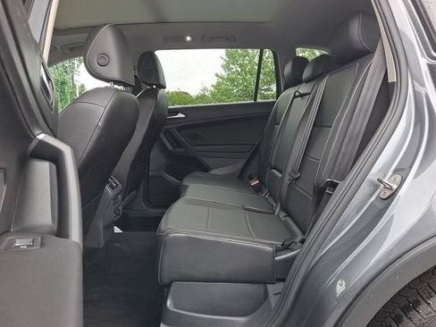 Used 2021 Volkswagen Tiguan SE w/ Panoramic Sunroof Package AWD/4WD image 10