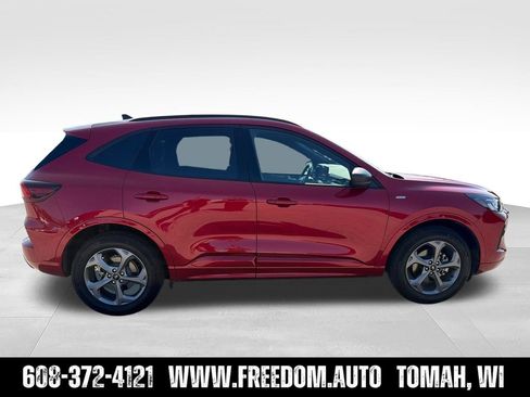 Used 2024 Ford Escape ST-Line w/ Tech Pack #1 AWD/4WD image 9