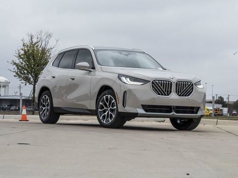 New 2026 BMW X3 xDrive30 w/ Convenience Package image 2