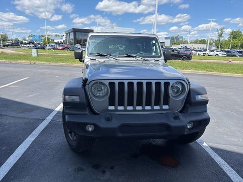 Used 2018 Jeep Wrangler Unlimited Sport S AWD/4WD image 22