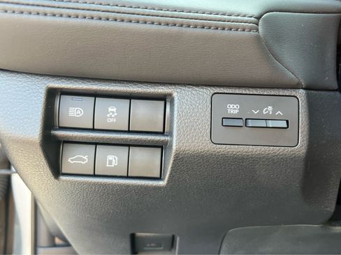 Used 2022 Toyota Avalon XSE FWD image 32