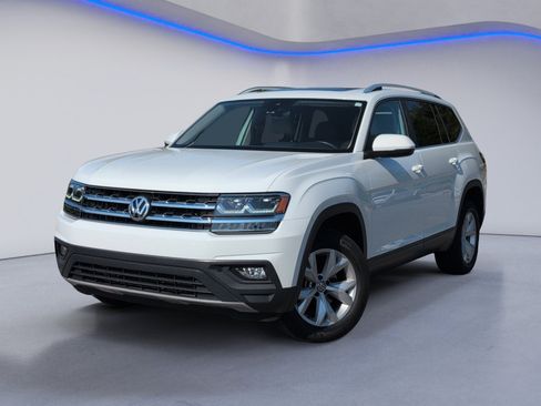 Used 2019 Volkswagen Atlas SE w/ Panoramic Sunroof Package FWD image 2