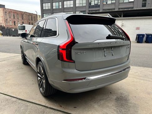Certified 2025 Volvo XC90 B5 Plus image 8