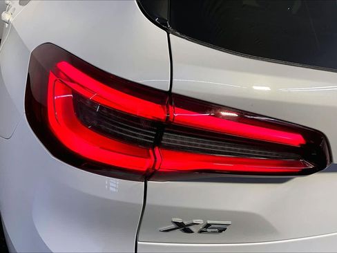 Used 2021 BMW X5 xDrive40i w/ Premium Package image 28