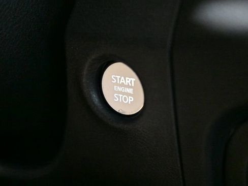 Used 2022 Nissan Frontier SV w/ Technology Package image 42