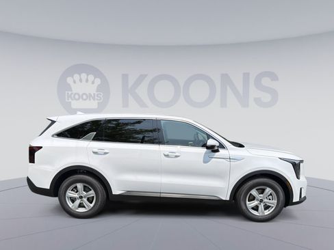 New 2026 Kia Sorento LX FWD image 8