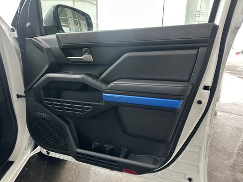 Certified 2025 Toyota Tacoma TRD Off-Road image 12