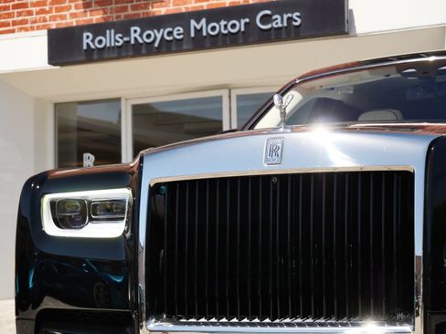 Certified 2022 Rolls-Royce Phantom Extended Wheelbase w/ The Phantom Package RWD image 7