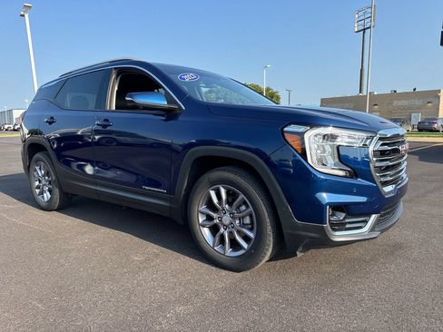 Used 2023 GMC Terrain SLT w/ Infotainment Package II AWD/4WD image 10