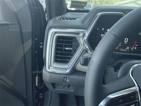 New 2026 GMC Canyon Denali image 10