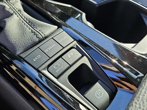 Used 2026 Toyota Camry XLE image 19