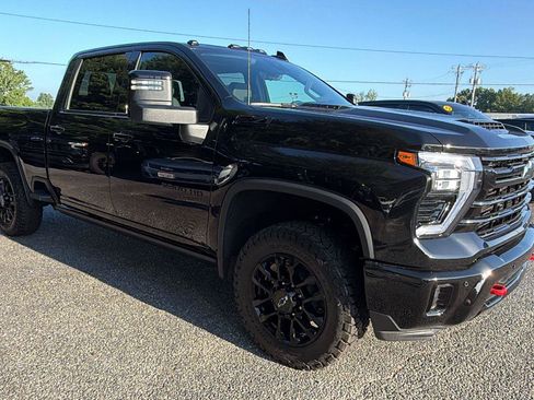 New 2026 Chevrolet Silverado 2500 LTZ w/ Trail Boss Package AWD/4WD image 7