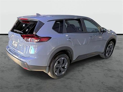 Used 2026 Nissan Rogue SV AWD/4WD image 4