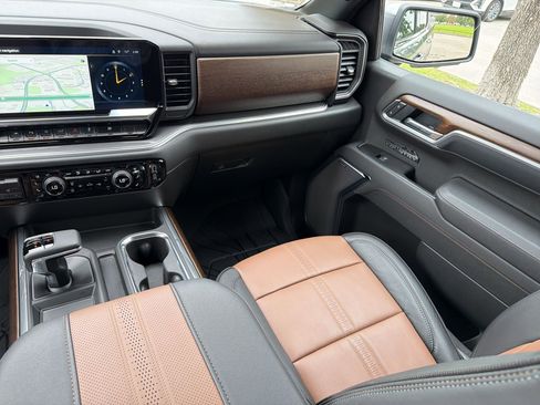Certified 2025 Chevrolet Silverado 1500 High Country AWD/4WD image 28