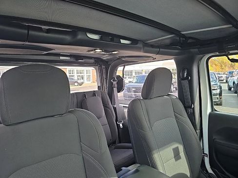 Used 2022 Jeep Wrangler Sport image 34