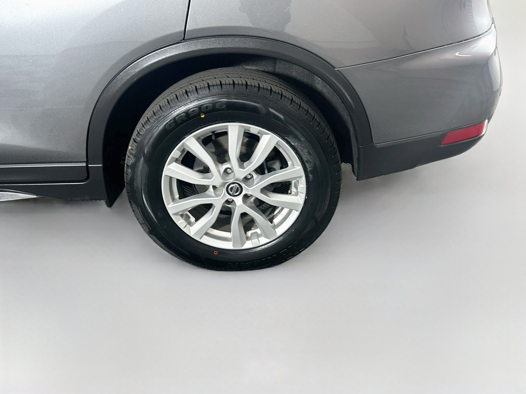 Used 2019 Nissan Rogue SV FWD image 11