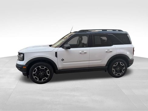 Used 2022 Ford Bronco Sport Outer Banks w/ Tech Package image 2