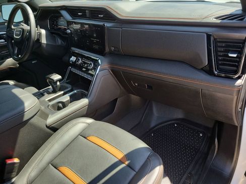 Certified 2025 GMC Sierra 1500 AT4 w/ AT4 Premium Package AWD/4WD image 30