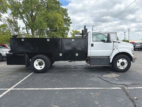Used 2021 Ford F750 2WD Regular Cab Super Duty image 6