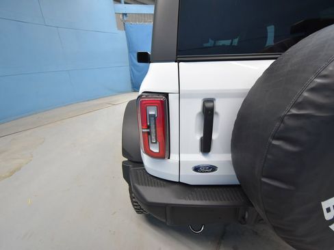 Used 2023 Ford Bronco Badlands w/ Sasquatch Package image 40