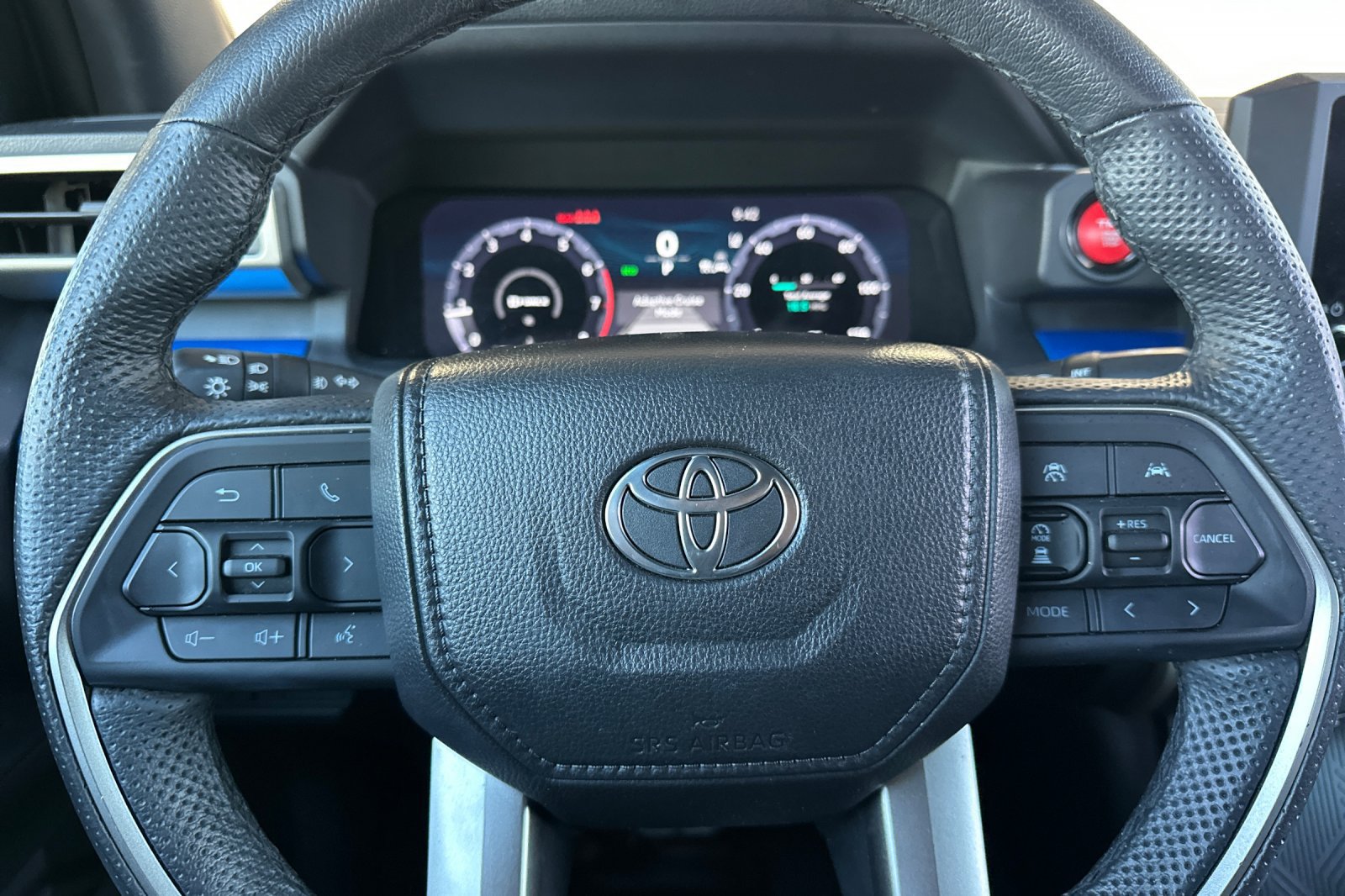 Used 2025 Toyota Tacoma TRD Sport AWD/4WD image 21