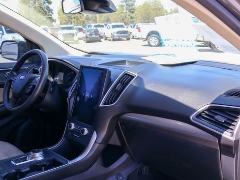 Used 2022 Ford Edge SE AWD/4WD image 16