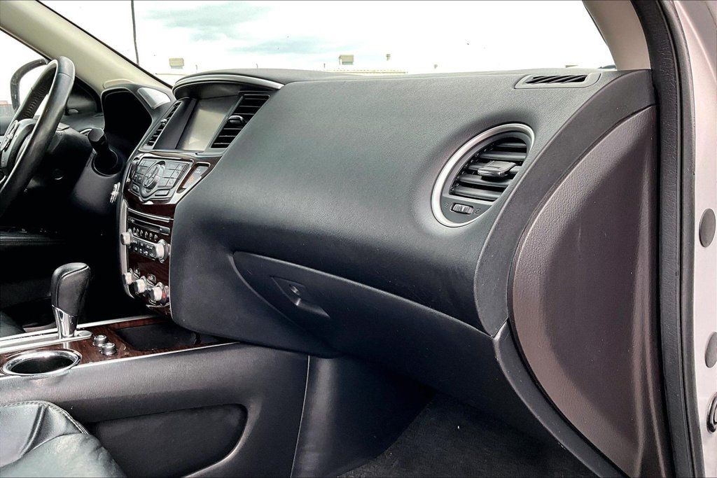 Used 2015 Nissan Pathfinder Platinum FWD image 13