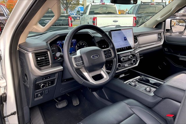 Certified 2024 Ford Expedition XLT AWD/4WD image 12