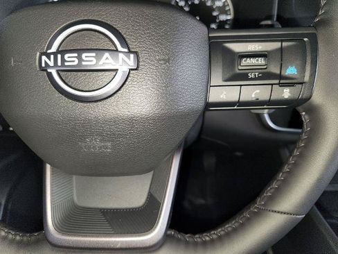 Certified 2025 Nissan Rogue SV FWD image 25