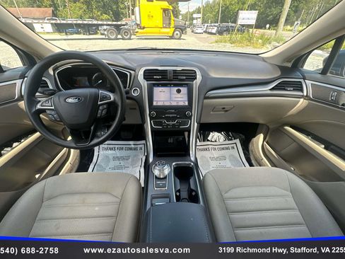 Used 2019 Ford Fusion SE FWD image 17