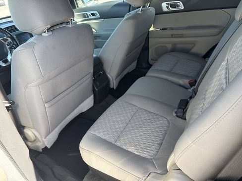 Used 2014 Ford Explorer XLT FWD image 28