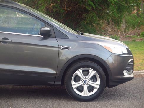 Used 2015 Ford Escape SE w/ Equipment Group 201A image 30