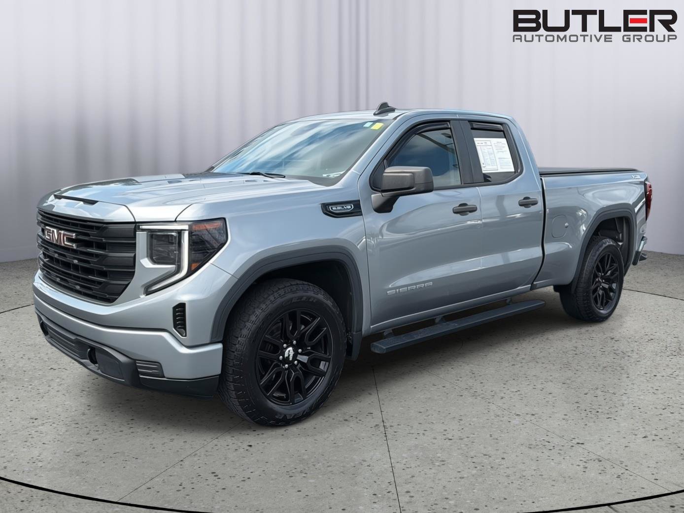 Used 2023 GMC Sierra 1500 Pro w/ Graphite Edition AWD/4WD image 2