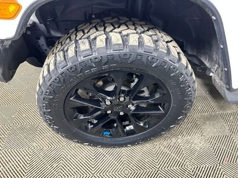 Used 2023 Jeep Wrangler Unlimited Sahara image 9