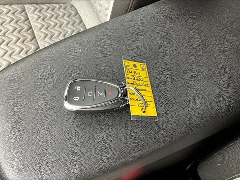 Used 2023 Chevrolet Equinox LT w/ Driver Convenience Package image 39