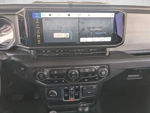 Used 2024 Jeep Wrangler Unlimited AWD/4WD image 14