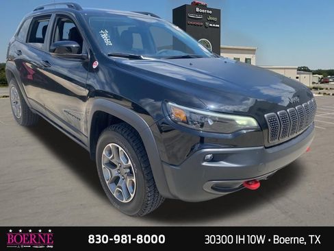 Used 2022 Jeep Cherokee Trailhawk image 11
